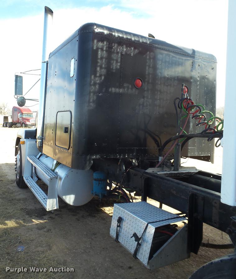 image for item EI9697 1993 Freightliner FLD semi truck