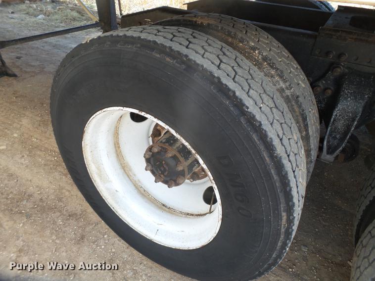 image for item EI9697 1993 Freightliner FLD semi truck