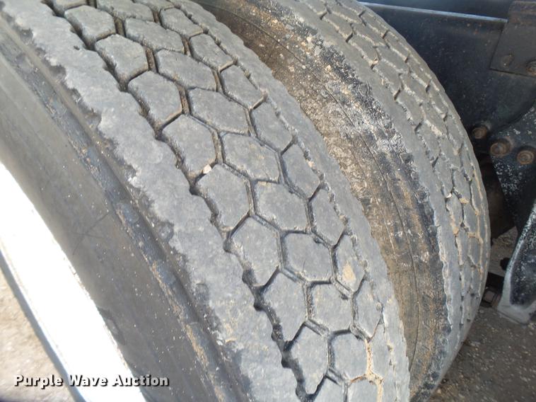 image for item EI9697 1993 Freightliner FLD semi truck