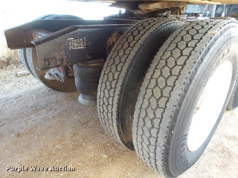 image for item EI9697 1993 Freightliner FLD semi truck