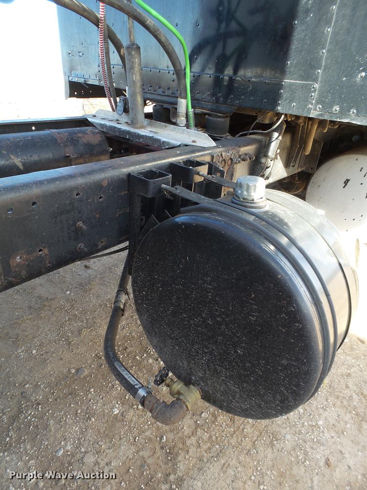 image for item EI9697 1993 Freightliner FLD semi truck