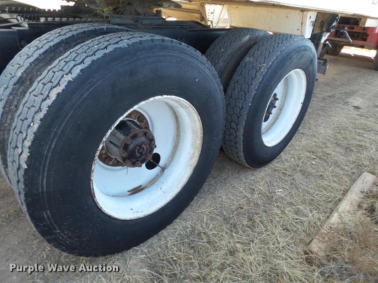 image for item EI9697 1993 Freightliner FLD semi truck