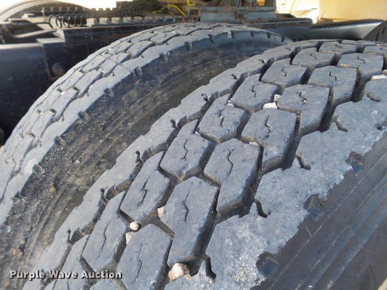 image for item EI9697 1993 Freightliner FLD semi truck