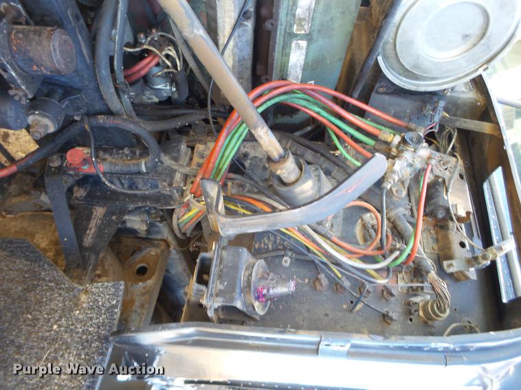 image for item EI9697 1993 Freightliner FLD semi truck