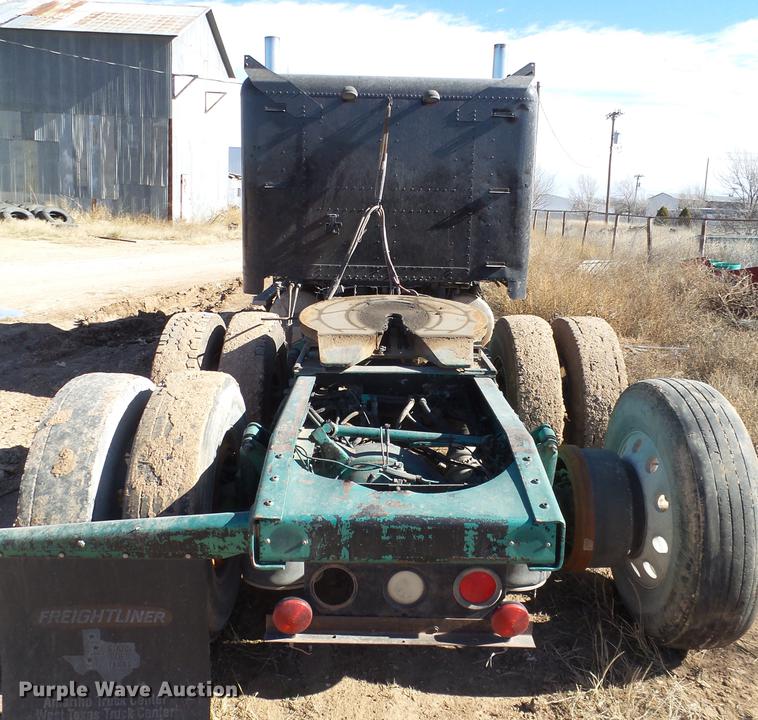 image for item EI9698 1995 Freightliner FLD semi truck