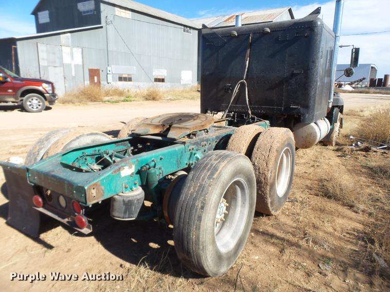 image for item EI9698 1995 Freightliner FLD semi truck