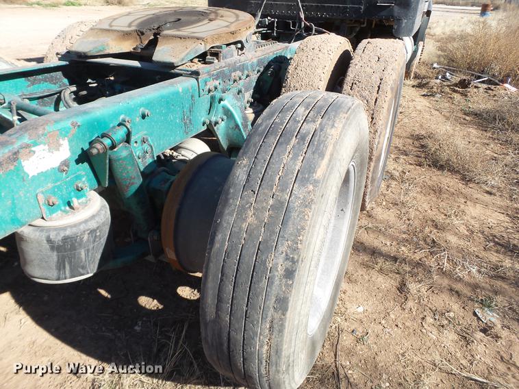 image for item EI9698 1995 Freightliner FLD semi truck