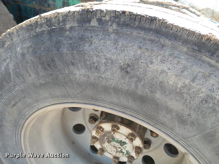 image for item EI9698 1995 Freightliner FLD semi truck