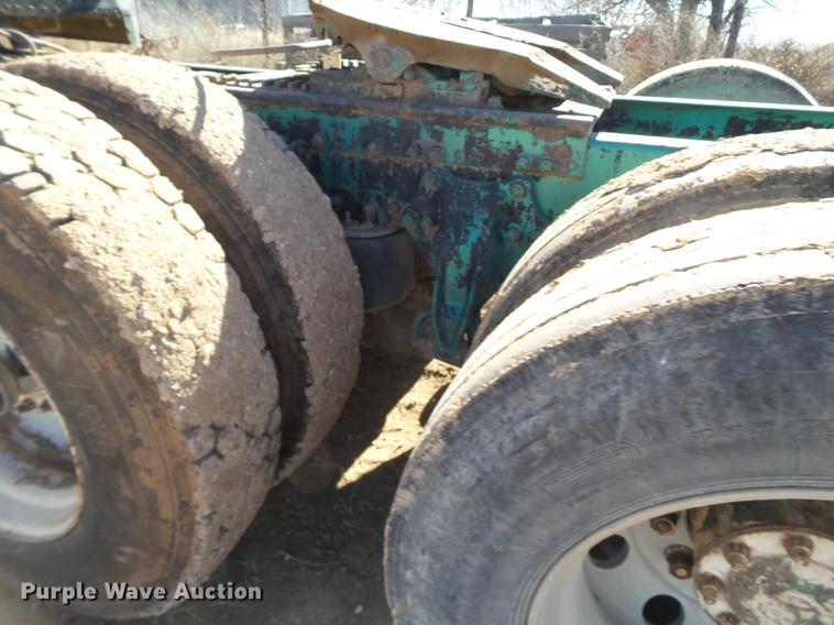 image for item EI9698 1995 Freightliner FLD semi truck