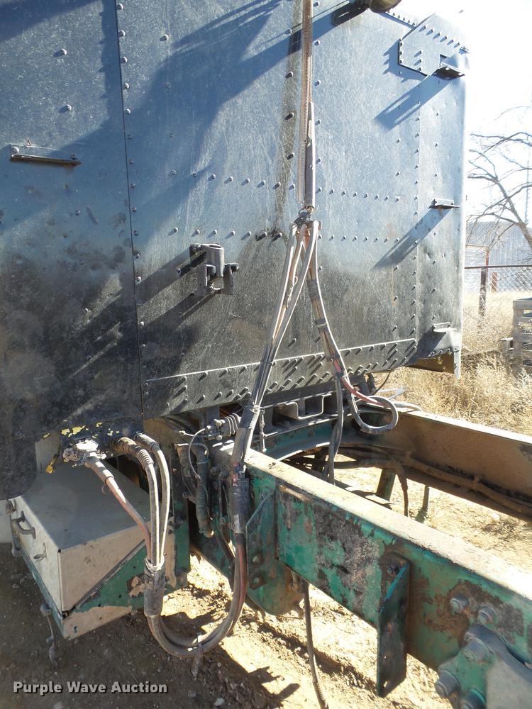 image for item EI9698 1995 Freightliner FLD semi truck