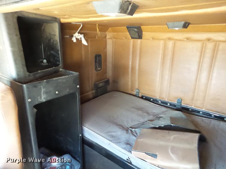 image for item EI9698 1995 Freightliner FLD semi truck