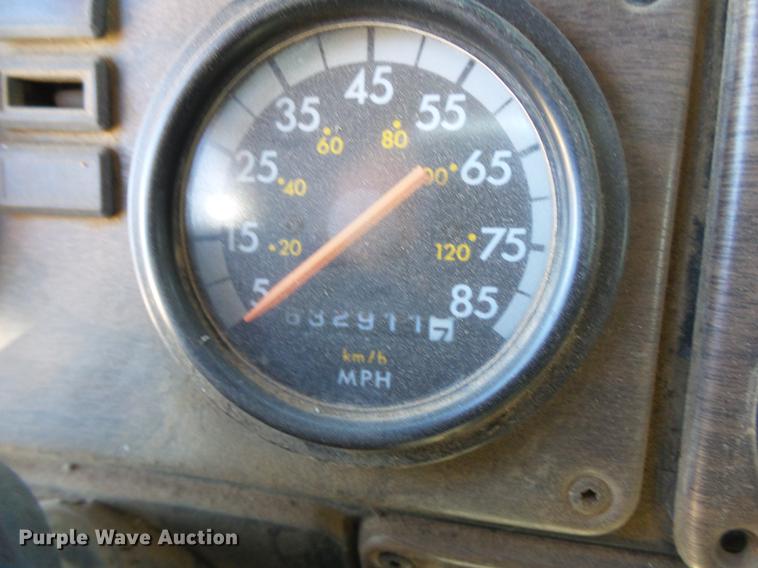 image for item EI9698 1995 Freightliner FLD semi truck