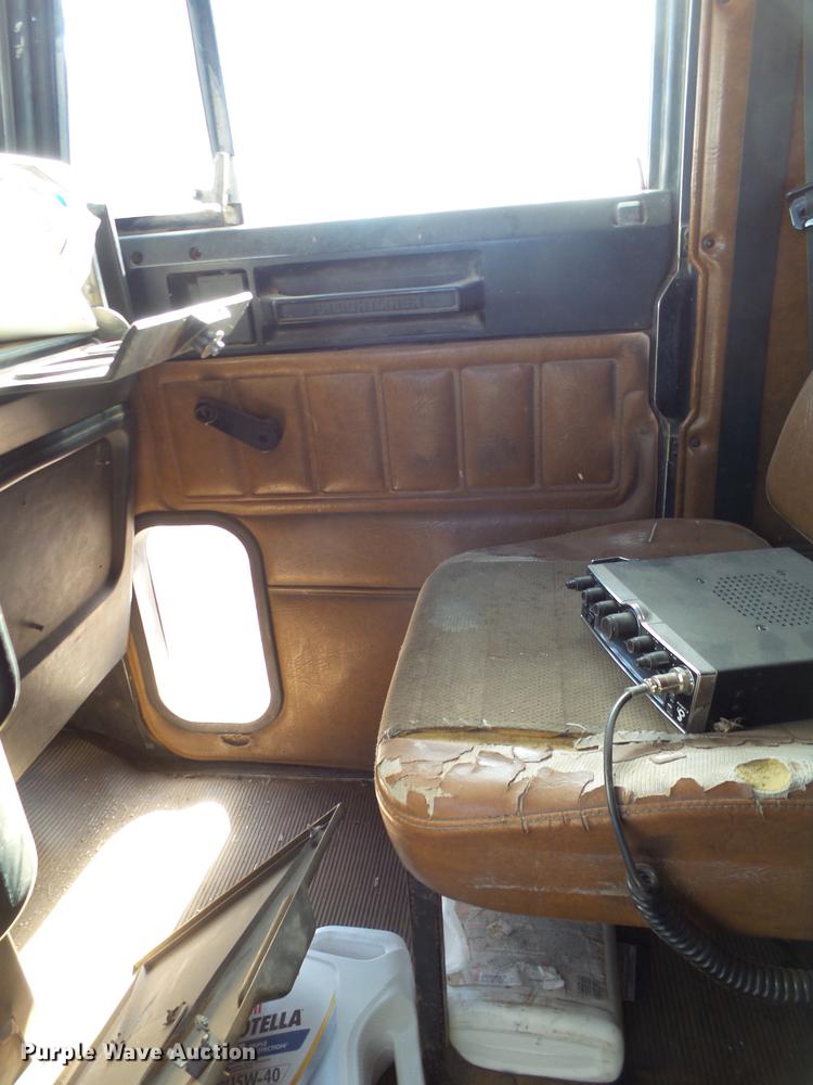 image for item EI9698 1995 Freightliner FLD semi truck