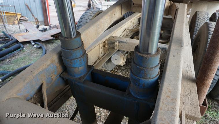 image for item EJ9497 Harsh RL112 dual ram hoist