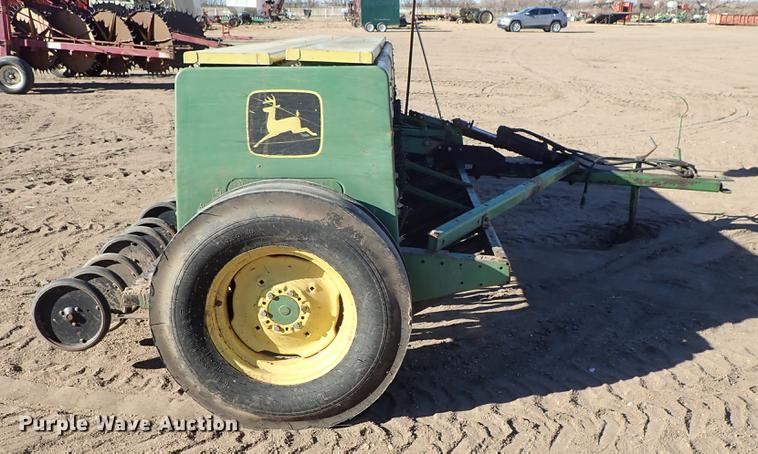 image for item EM9385 John Deere 8350 grain drill