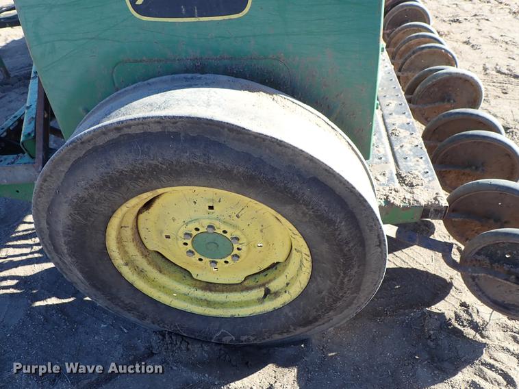 image for item EM9385 John Deere 8350 grain drill