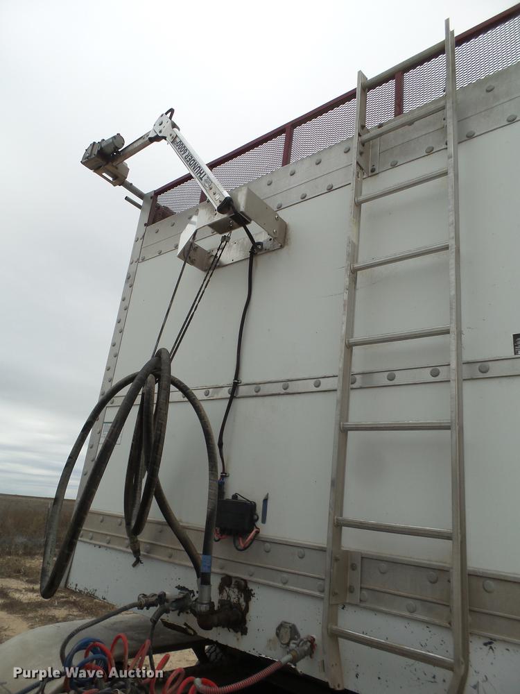 image for item EN9658 2007 Aeroswint silage trailer