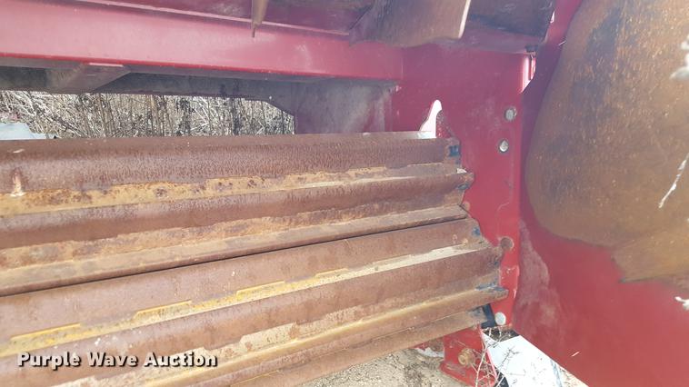 image for item EN9659 2013 MacDon swather head