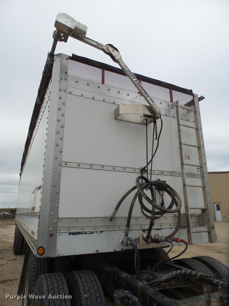 image for item EN9660 2007 Aeroswint silage trailer