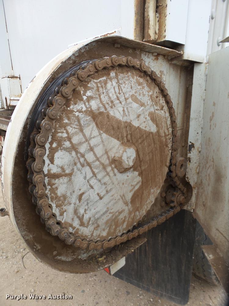 image for item EN9660 2007 Aeroswint silage trailer