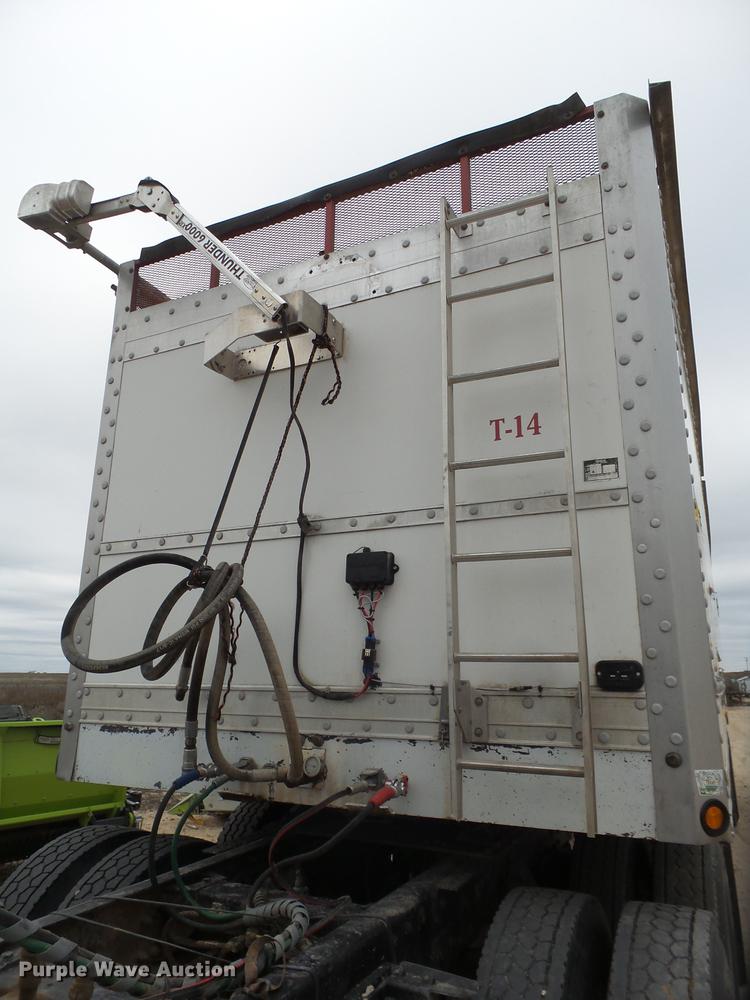 image for item EN9660 2007 Aeroswint silage trailer