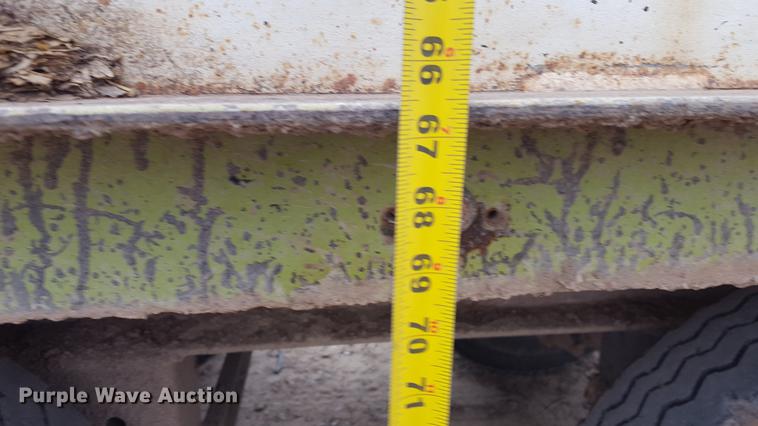 image for item EN9661 2007 Yellow X Trailers silage trailer