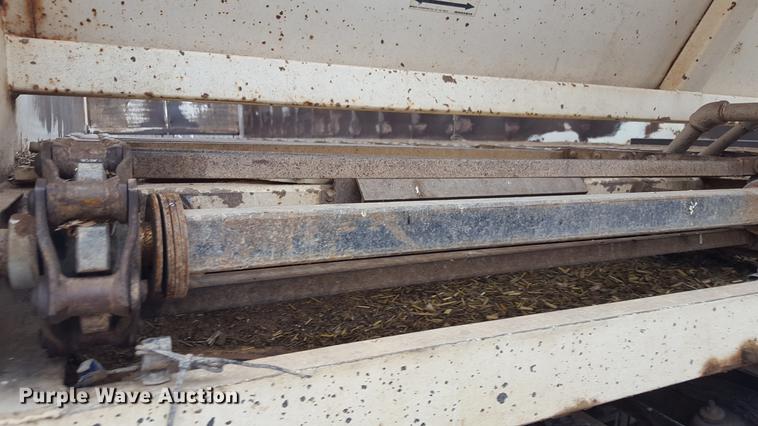 image for item EN9661 2007 Yellow X Trailers silage trailer