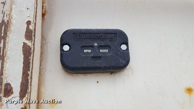 image for item EN9661 2007 Yellow X Trailers silage trailer