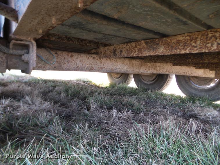 image for item EW9791 1998 Coose livestock trailer