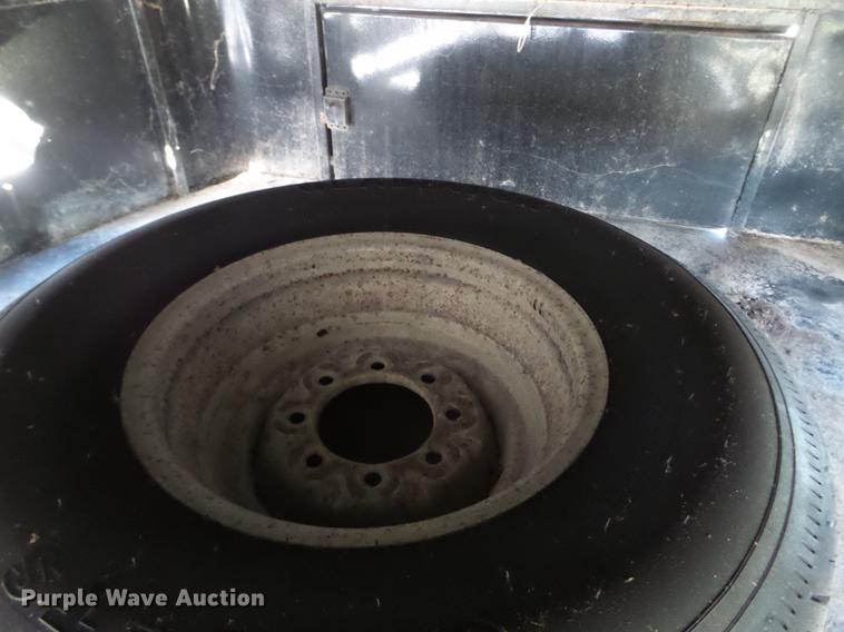 image for item EW9791 1998 Coose livestock trailer