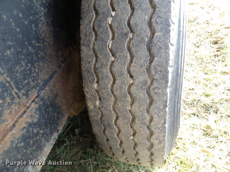 image for item EW9791 1998 Coose livestock trailer