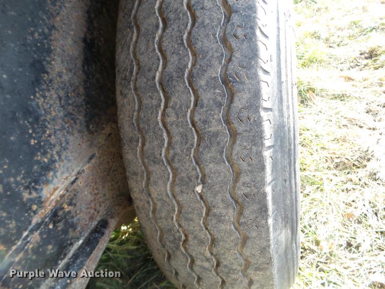 image for item EW9791 1998 Coose livestock trailer