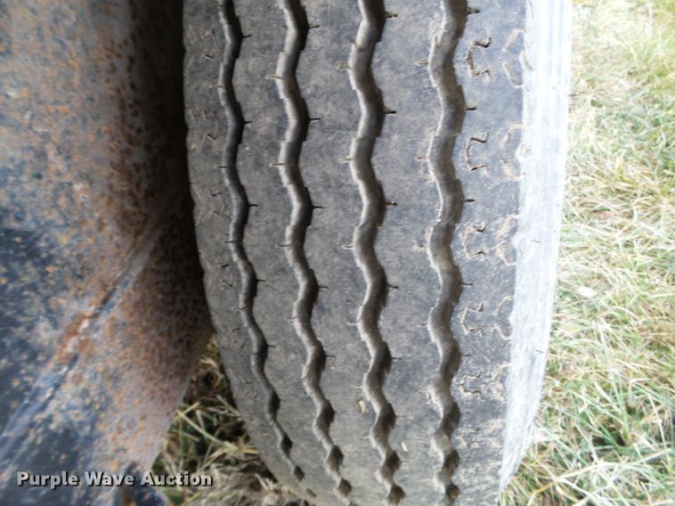 image for item EW9791 1998 Coose livestock trailer