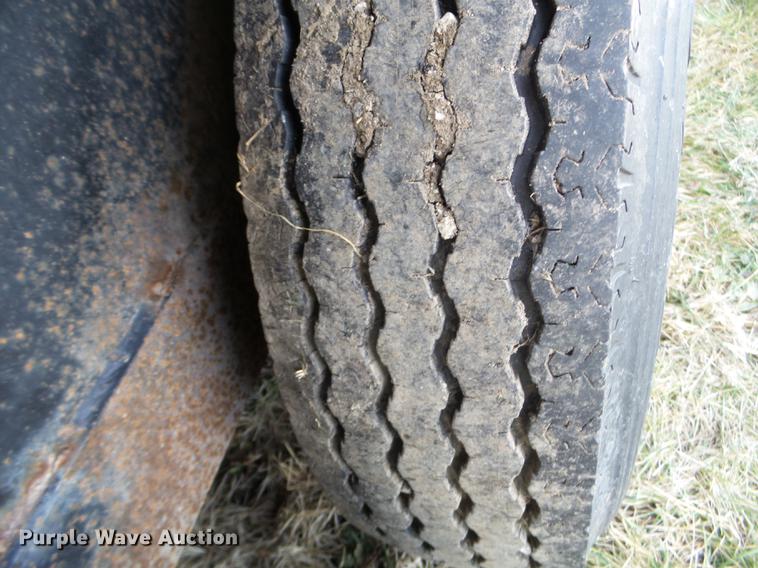 image for item EW9791 1998 Coose livestock trailer