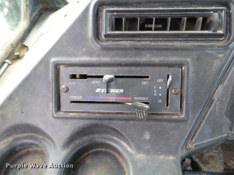 image for item EW9801 1983 Steiger Bearcat III ST225 4WD tractor