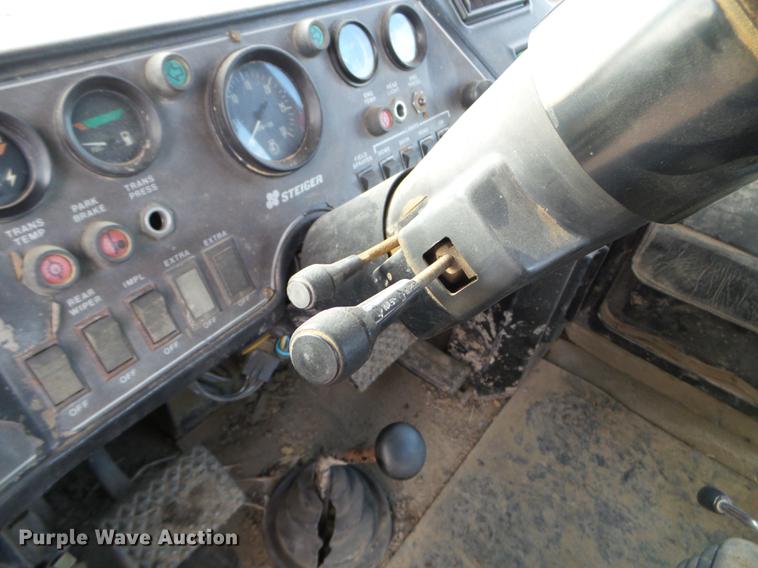 image for item EW9801 1983 Steiger Bearcat III ST225 4WD tractor