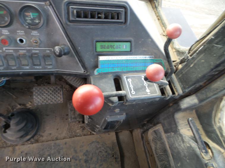 image for item EW9801 1983 Steiger Bearcat III ST225 4WD tractor