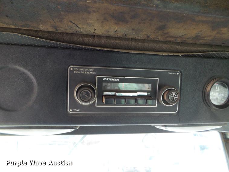 image for item EW9801 1983 Steiger Bearcat III ST225 4WD tractor