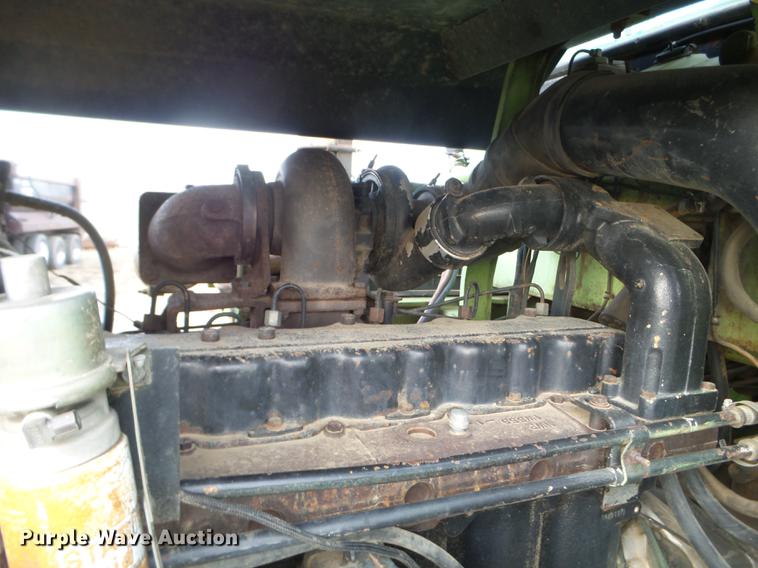 image for item EW9801 1983 Steiger Bearcat III ST225 4WD tractor