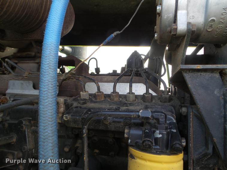 image for item EW9801 1983 Steiger Bearcat III ST225 4WD tractor