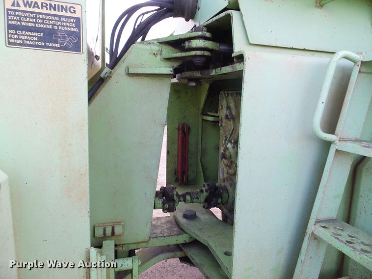 image for item EW9801 1983 Steiger Bearcat III ST225 4WD tractor