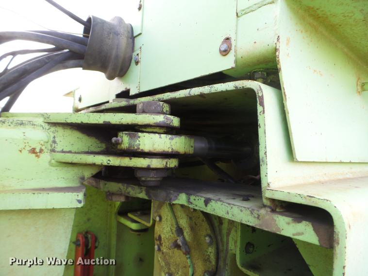 image for item EW9801 1983 Steiger Bearcat III ST225 4WD tractor