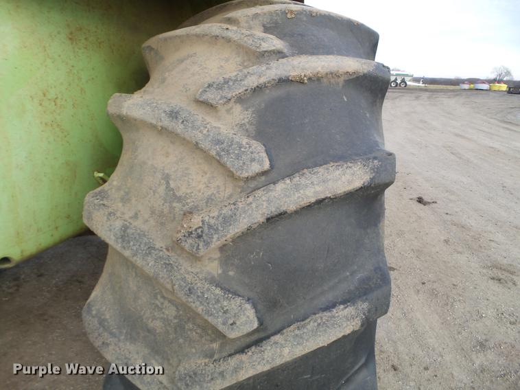 image for item EW9801 1983 Steiger Bearcat III ST225 4WD tractor