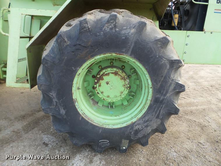image for item EW9801 1983 Steiger Bearcat III ST225 4WD tractor