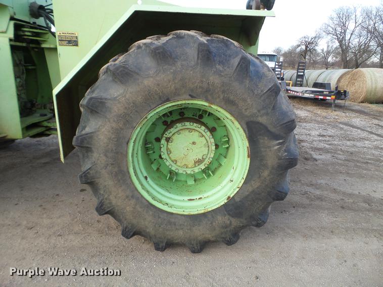 image for item EW9801 1983 Steiger Bearcat III ST225 4WD tractor