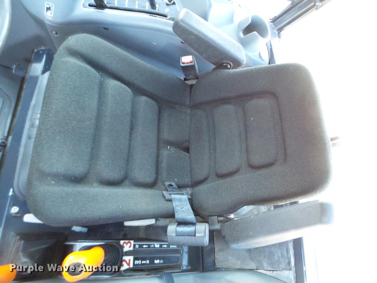 image for item EW9820 2013 Massey-Ferguson 1759 MFWD tractor