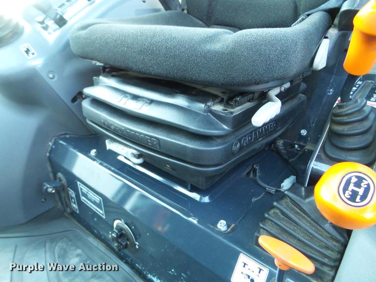 image for item EW9820 2013 Massey-Ferguson 1759 MFWD tractor