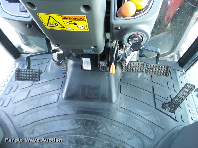 image for item EW9820 2013 Massey-Ferguson 1759 MFWD tractor