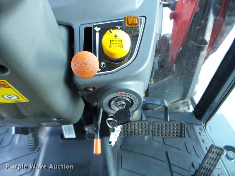 image for item EW9820 2013 Massey-Ferguson 1759 MFWD tractor