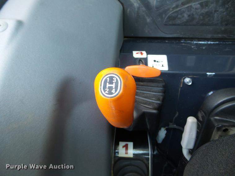 image for item EW9820 2013 Massey-Ferguson 1759 MFWD tractor